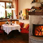 Gasthof Zum Sonnenwald בית הארחה 4*