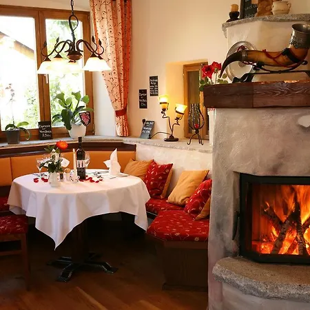 Gasthof Zum Sonnenwald 招待所 4*